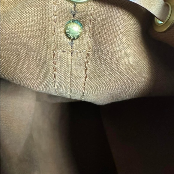 Louis Vuitton GM Noe - Picture 11 of 16